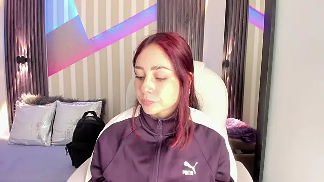 emily layton online show from 25, 11, 2025