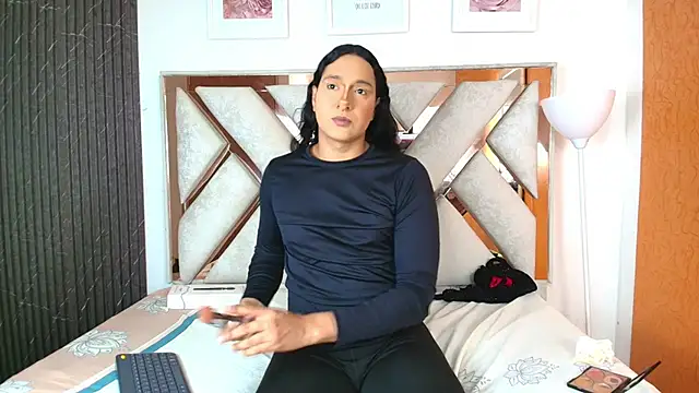 Alison Chan  online show from 25, 11, 2025