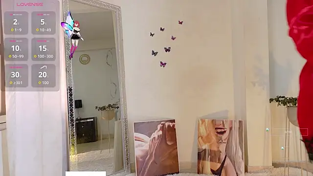 Snapshot of RileySkye chatting on 8, 9, 2025 RileySkye online show from 8, 9, 2025