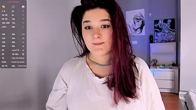 Snapshot of July_Slowdive chatting on 18, 12, 2024 July Slowdive online show from 18, 12, 2024