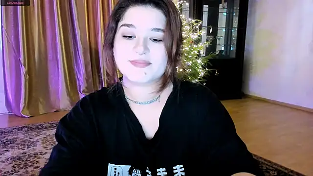 Snapshot of July_Slowdive chatting on 14, 1, 2025 July Slowdive online show from 14, 1, 2025