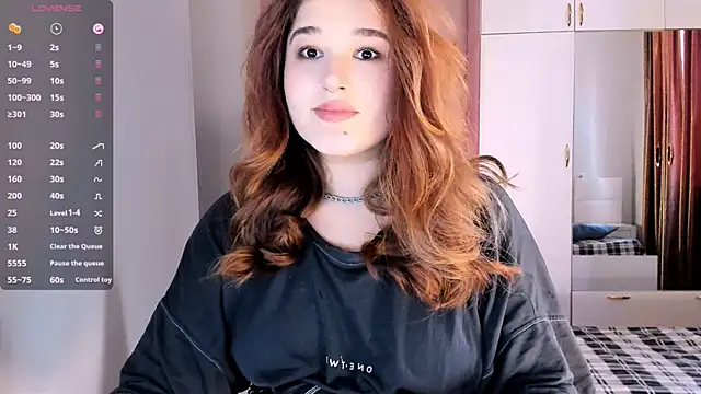 Snapshot of July_Slowdive chatting on 29, 1, 2025 July Slowdive online show from 29, 1, 2025