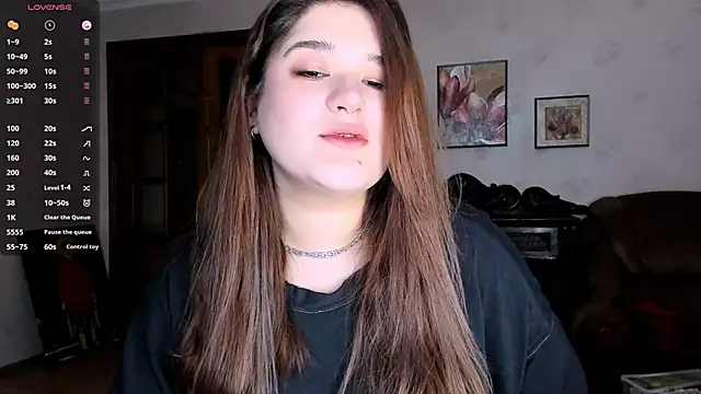 Snapshot of July_Slowdive chatting on 7, 3, 2025 July Slowdive online show from 7, 3, 2025