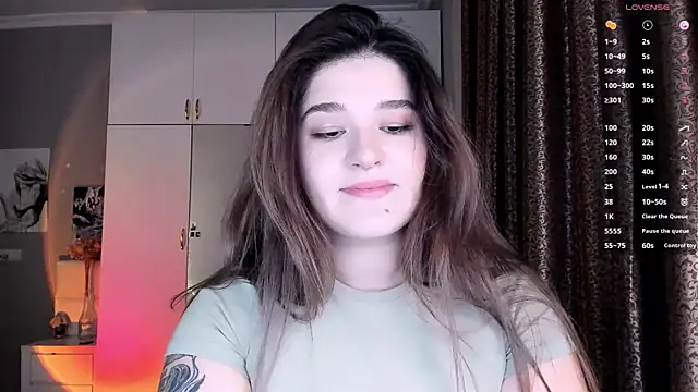 Snapshot of July_Slowdive chatting on 20, 3, 2025 July Slowdive online show from 20, 3, 2025