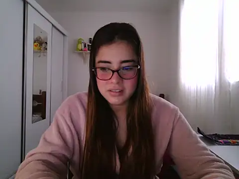 Snapshot of maliamiller chatting on 6, 6, 2026 maliamiller online show from 6, 6, 2026