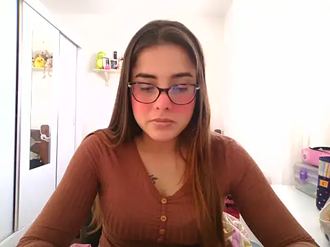 Snapshot of maliamiller chatting on 4, 7, 2026 maliamiller online show from 4, 7, 2026