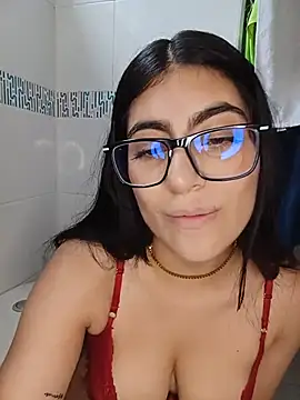 Snapshot of miakhalifaaa_ chatting on 12, 7, 2026 miakhalifaaa online show from 12, 7, 2026