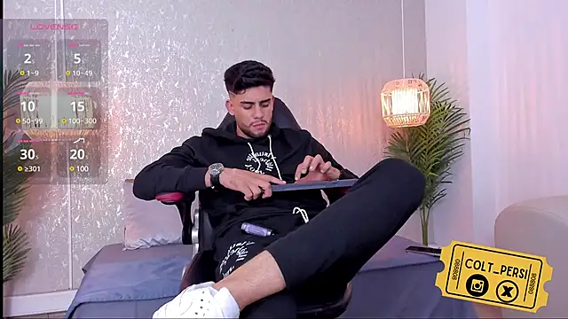 Colt Perci online show from 8, 3, 2025