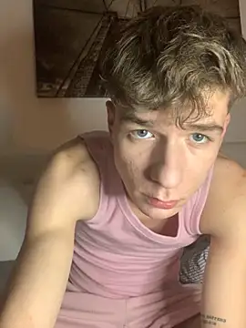 Snapshot of MiguelRausch chatting on 29, 10, 2025 MiguelRausch online show from 29, 10, 2025