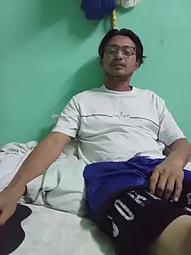 Snapshot of Andresguz35 chatting on 6, 2, 2026 Andresguz35 online show from 6, 2, 2026