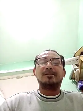 Snapshot of Andresguz35 chatting on 6, 2, 2026 Andresguz35 online show from 6, 2, 2026