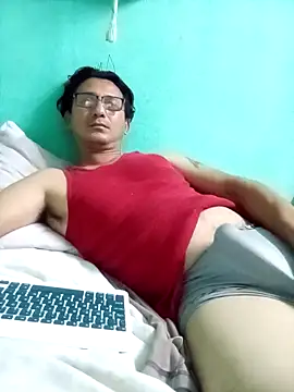 Snapshot of Andresguz35 chatting on 11, 2, 2026 Andresguz35 online show from 11, 2, 2026