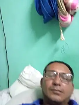 Snapshot of Andresguz35 chatting on 27, 2, 2026 Andresguz35 online show from 27, 2, 2026