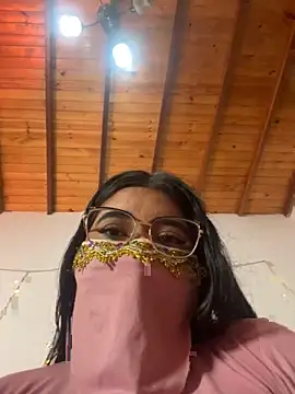 Snapshot of Maisa_issa chatting on 18, 11, 2025 Maisa issa online show from 18, 11, 2025