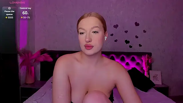 Emma  Leee online show from 9, 10, 2025