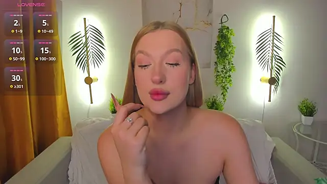 Emma  Leee online show from 4, 11, 2025