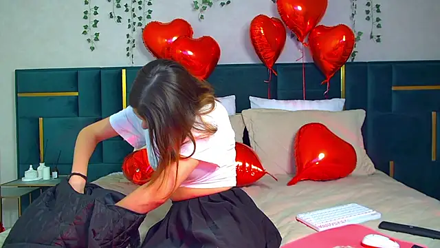 Snapshot of PollyLanders chatting on 10, 2, 2025 PollyLanders online show from 10, 2, 2025