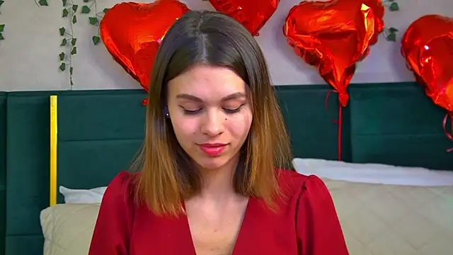 Snapshot of PollyLanders chatting on 14, 2, 2025 PollyLanders online show from 14, 2, 2025