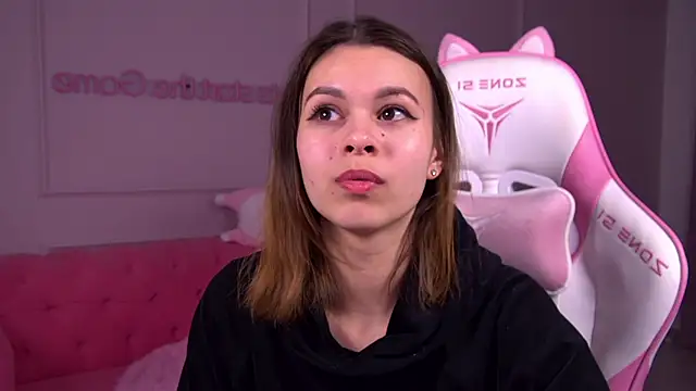 Snapshot of PollyLanders chatting on 23, 2, 2025 PollyLanders online show from 23, 2, 2025