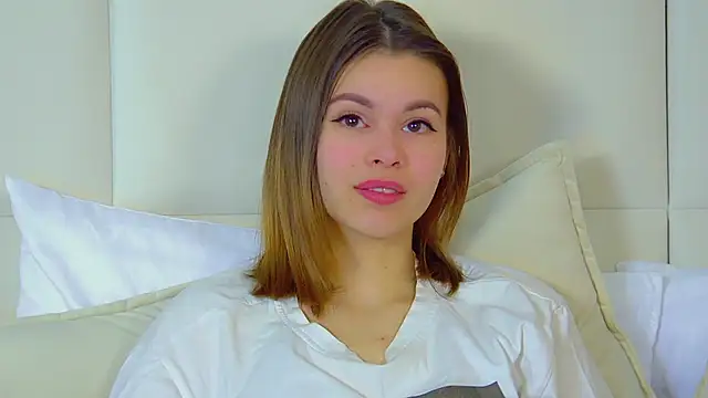 Snapshot of PollyLanders chatting on 28, 2, 2025 PollyLanders online show from 28, 2, 2025