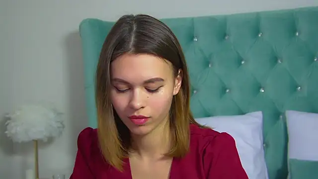 Snapshot of PollyLanders chatting on 13, 3, 2025 PollyLanders online show from 13, 3, 2025