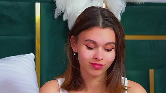 Snapshot of PollyLanders chatting on 30, 9, 2025 PollyLanders online show from 30, 9, 2025