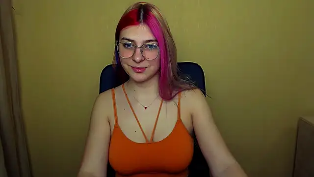 Luna Lush  online show from 6, 3, 2025