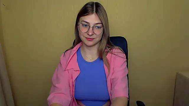 Luna Lush  online show from 7, 10, 2025