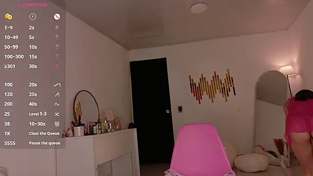 Snapshot of Sarah_cam06 chatting on 18, 2, 2026 Sarah cam06 online show from 18, 2, 2026