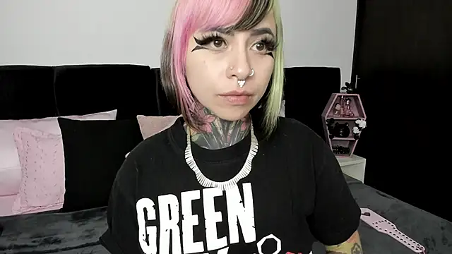 NikkiRamone online show from 11, 2, 2025