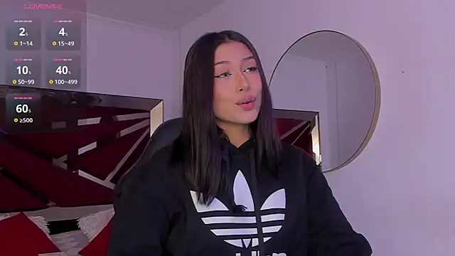 ZaraLim online show from 6, 3, 2025