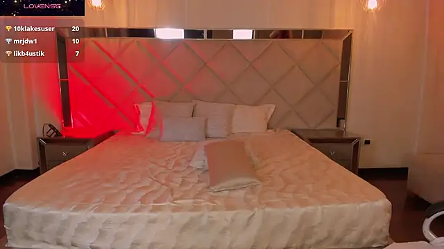 RebeccaHudson online show from 16, 2, 2025