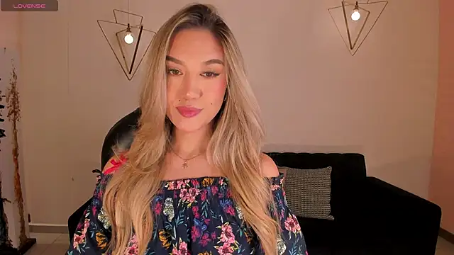 Snapshot of RebeccaHudson chatting on 13, 2, 2026 RebeccaHudson online show from 13, 2, 2026