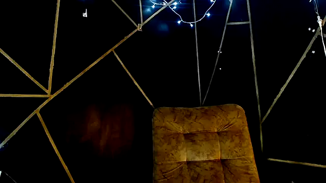 Snapshot of camilawm19 chatting on 15, 4, 2026 camilawm19 online show from 15, 4, 2026