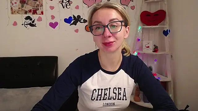 Snapshot of VasilisaSii chatting on 4, 2, 2025 VasilisaSii online show from 4, 2, 2025