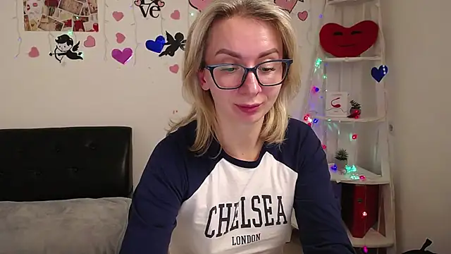 Snapshot of VasilisaSii chatting on 4, 2, 2025 VasilisaSii online show from 4, 2, 2025