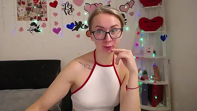 Snapshot of VasilisaSii chatting on 7, 2, 2025 VasilisaSii online show from 7, 2, 2025