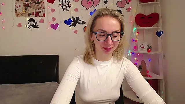 Snapshot of VasilisaSii chatting on 8, 2, 2025 VasilisaSii online show from 8, 2, 2025