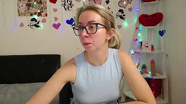 Snapshot of VasilisaSii chatting on 14, 2, 2025 VasilisaSii online show from 14, 2, 2025