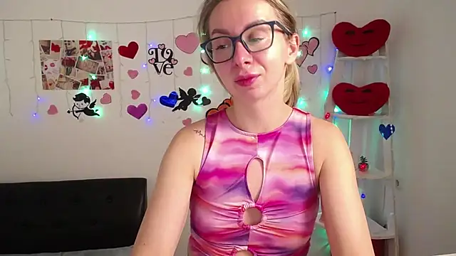 Snapshot of VasilisaSii chatting on 15, 2, 2025 VasilisaSii online show from 15, 2, 2025