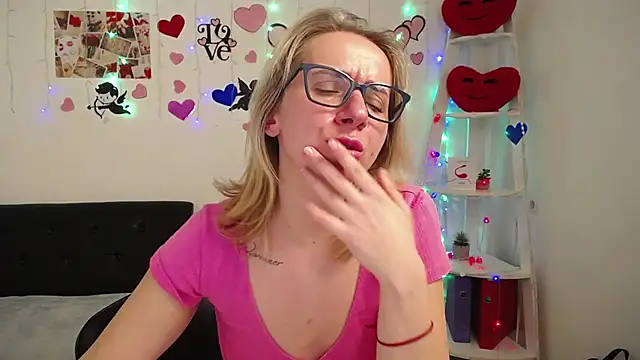 Snapshot of VasilisaSii chatting on 17, 2, 2025 VasilisaSii online show from 17, 2, 2025