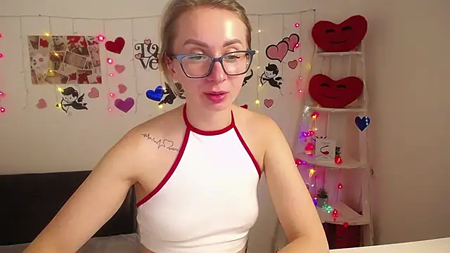 Snapshot of VasilisaSii chatting on 19, 2, 2025 VasilisaSii online show from 19, 2, 2025