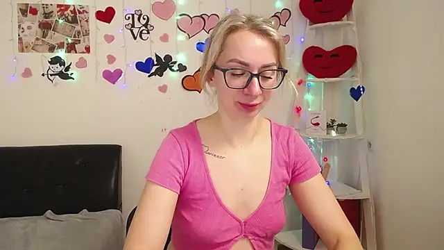 Snapshot of VasilisaSii chatting on 21, 2, 2025 VasilisaSii online show from 21, 2, 2025