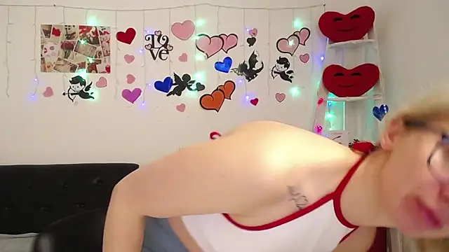 Snapshot of VasilisaSii chatting on 22, 2, 2025 VasilisaSii online show from 22, 2, 2025