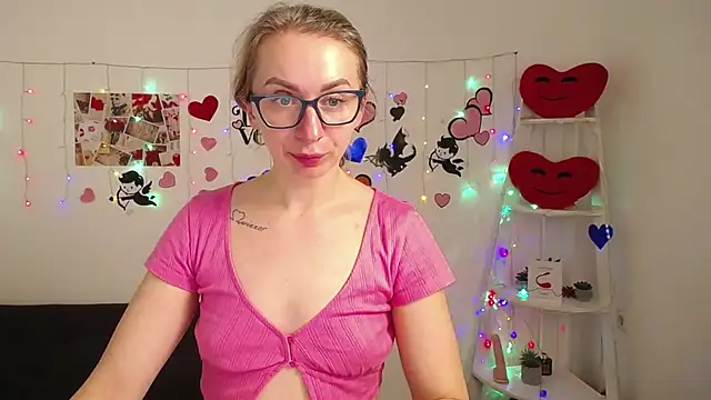 Snapshot of VasilisaSii chatting on 12, 3, 2025 VasilisaSii online show from 12, 3, 2025