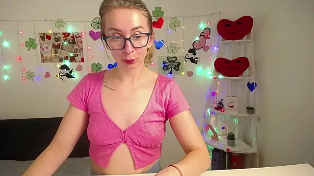 Snapshot of VasilisaSii chatting on 15, 3, 2025 VasilisaSii online show from 15, 3, 2025