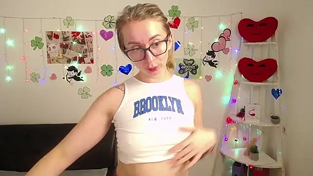 Snapshot of VasilisaSii chatting on 19, 3, 2025 VasilisaSii online show from 19, 3, 2025