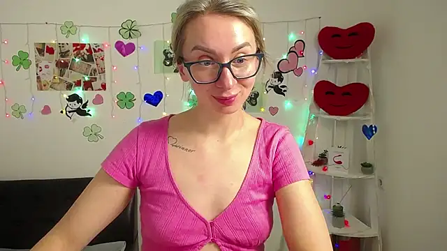 Snapshot of VasilisaSii chatting on 22, 3, 2025 VasilisaSii online show from 22, 3, 2025