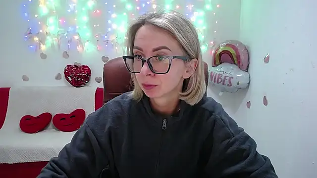 Snapshot of VasilisaSii chatting on 1, 10, 2025 VasilisaSii online show from 1, 10, 2025