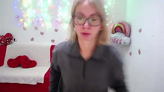 Snapshot of VasilisaSii chatting on 10, 10, 2025 VasilisaSii online show from 10, 10, 2025